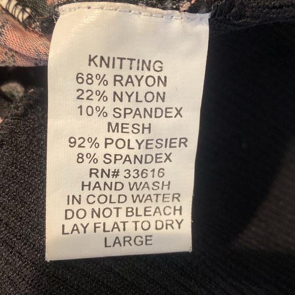 Tesori Women's Black and Pink light weight  Jacket - Picture 6 of 6